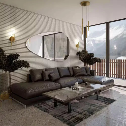 Miroir mural de 120x70 cm en forme de goutte, accroché dans un salon moderne avec des finitions luxueuses et vue extérieure