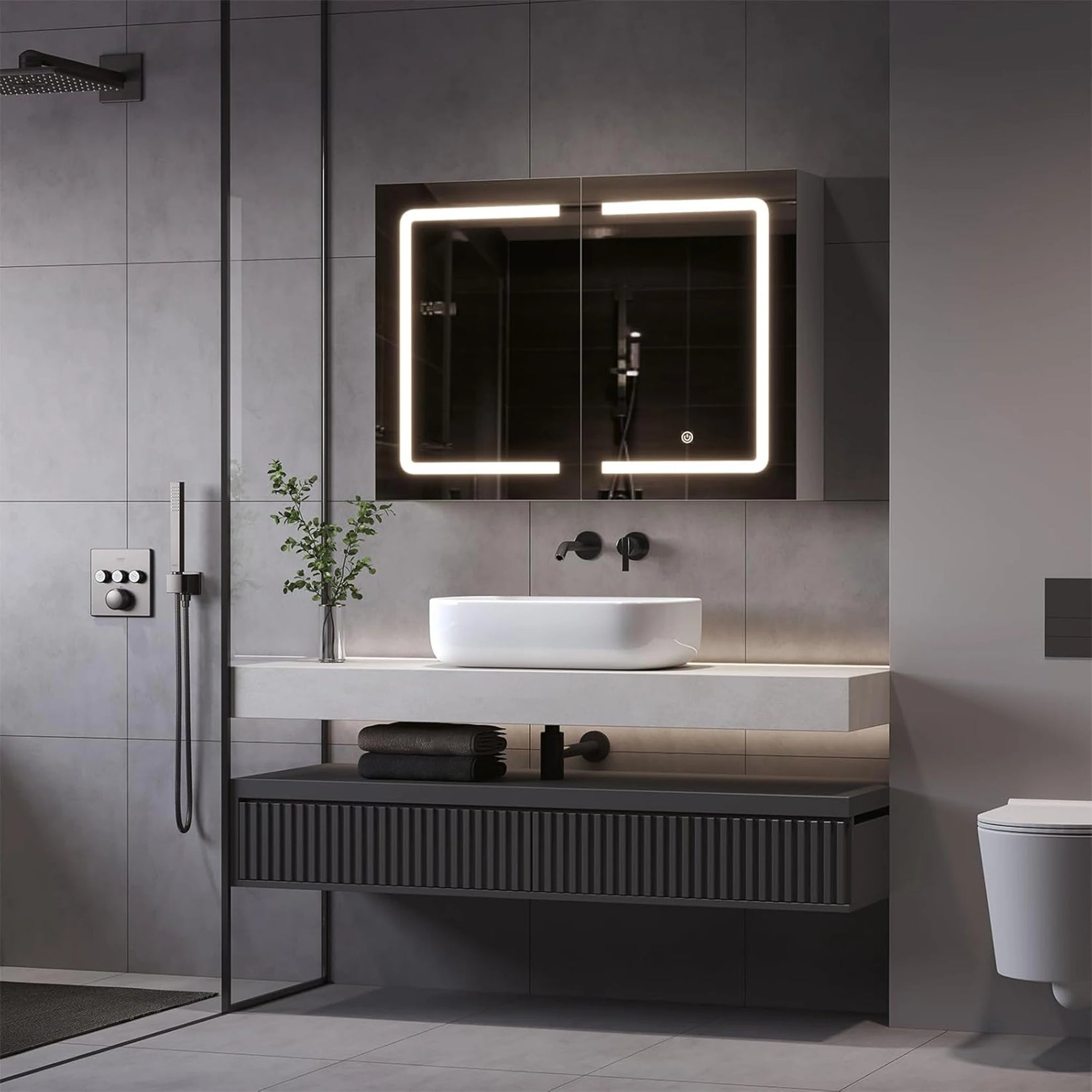 Armoire à Miroir Salle de Bain moderne suspendue dans un intérieur élégant.