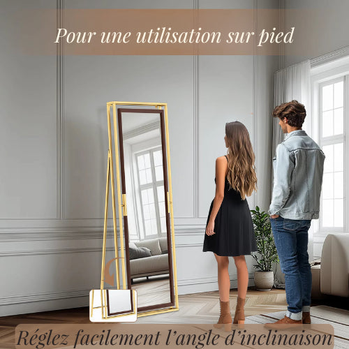 Miroir rectangulaire doré avec cadre ajustable, parfait pour une utilisation sur pied ou au mur dans des intérieurs élégants