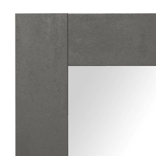 Gros plan sur l'angle supérieur du miroir entrée avec étagère gris anthracite