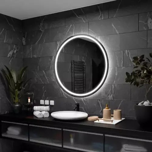 Miroir Rond LED sur Fond Effet Marbre Noir Modernité Assurée